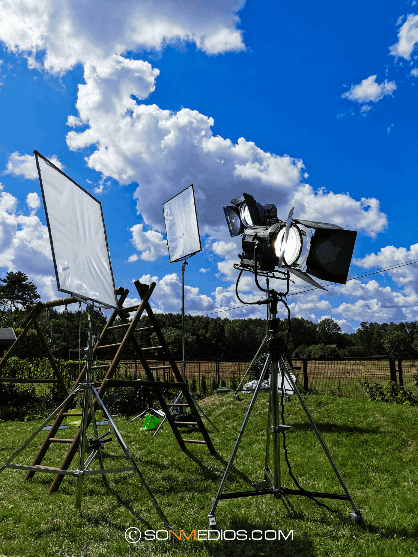 sonmedios_filmlight_02m_optimized.png sonmedios_filmlight_02m_optimized.png